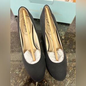 Life Stride Women's Classic Black Heels